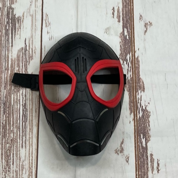 Marvel Spider-Man Miles Morales Mask 2018 Hero FX With Voice - Picture 1 of 7